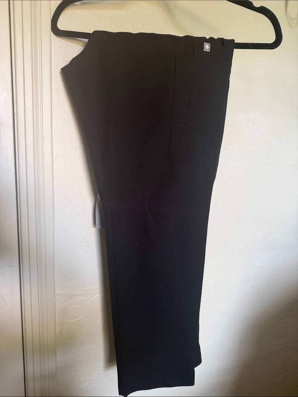 FIGS Yola Mid-Rise Scrub Pants in Black